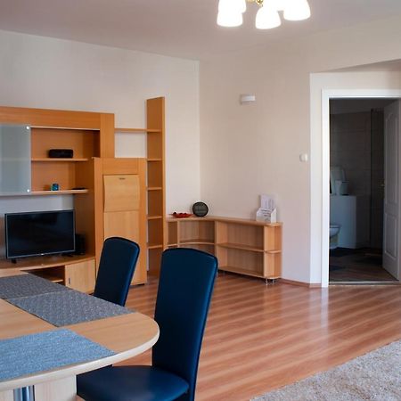 Titan Apartman Gyula Extérieur photo