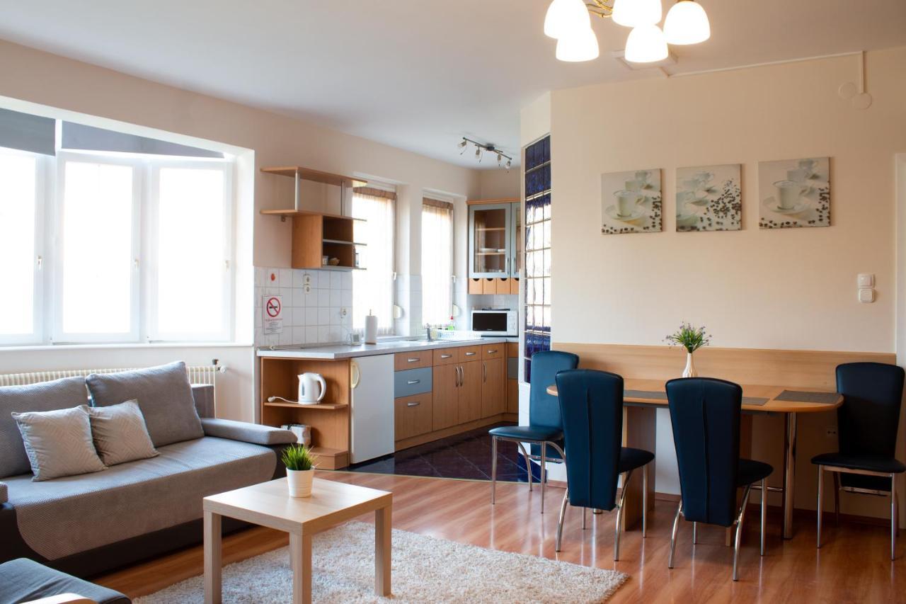 Titan Apartman Gyula Extérieur photo