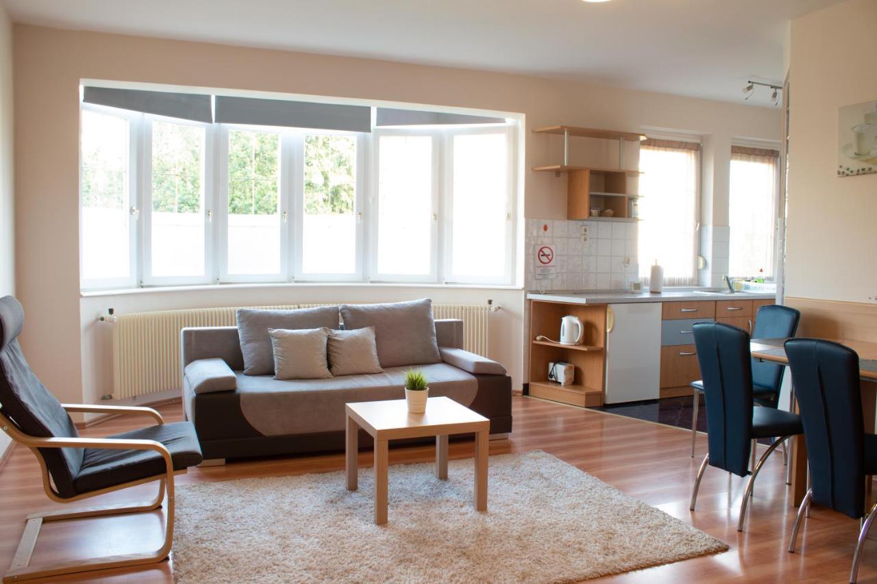 Titan Apartman Gyula Extérieur photo