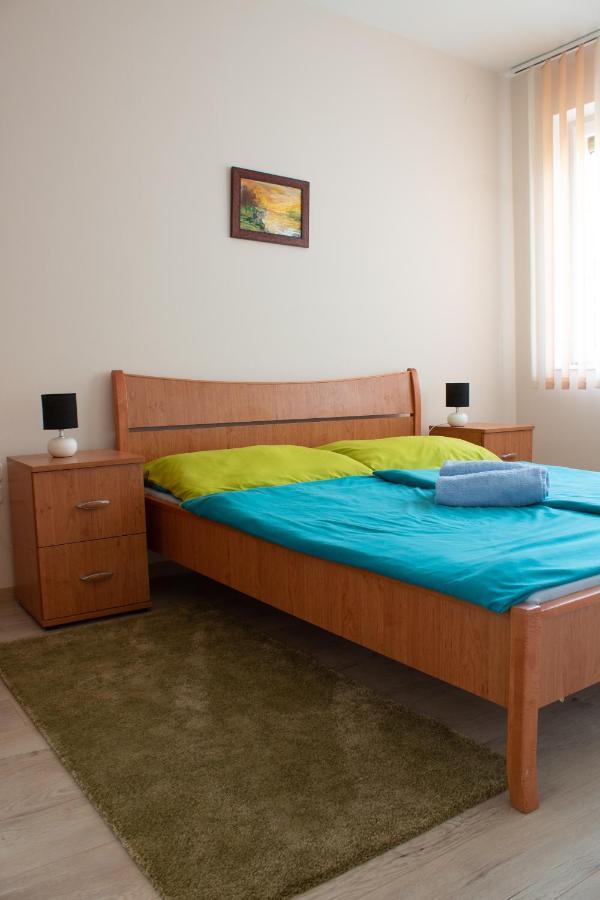 Titan Apartman Gyula Extérieur photo